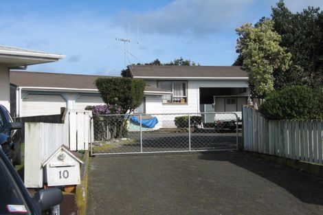 Photo of property in 10 Kupe Place, Castlecliff, Whanganui, 4501