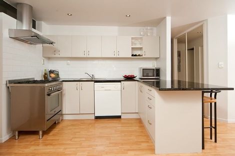 Photo of property in 3/73 Princes Street, Northcote Point, Auckland, 0627