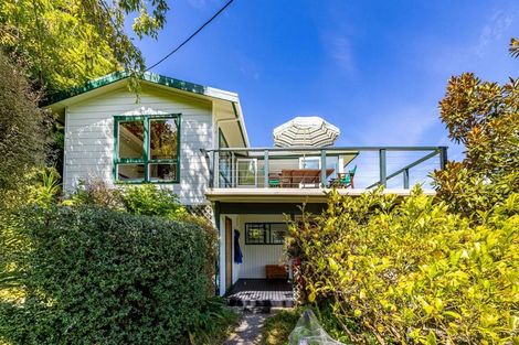 Photo of property in 42 Ferry Road, Days Bay, Lower Hutt, 5013