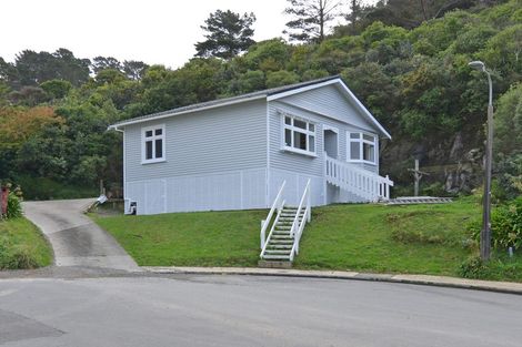 Photo of property in 88 Percy Dyett Drive, Karori, Wellington, 6012