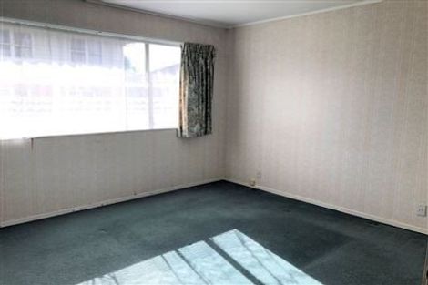 Photo of property in 1/4267 Great North Road, Glendene, Auckland, 0602