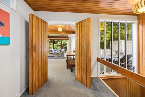 Photo of property in 7 Waima Crescent, Titirangi, Auckland, 0604
