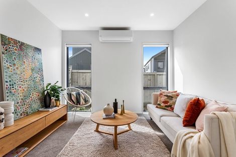 Photo of property in 21 Parkmore Drive, Rosehill, Papakura, 2113