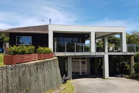 Photo of property in 9 Taurus Place, Kawaha Point, Rotorua, 3010