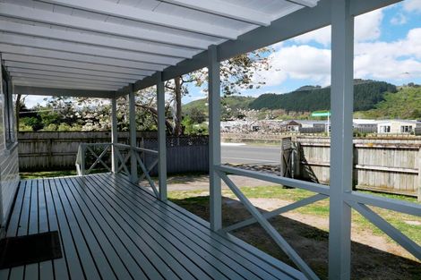 Photo of property in 129 Arawhata Road, Paraparaumu, 5032