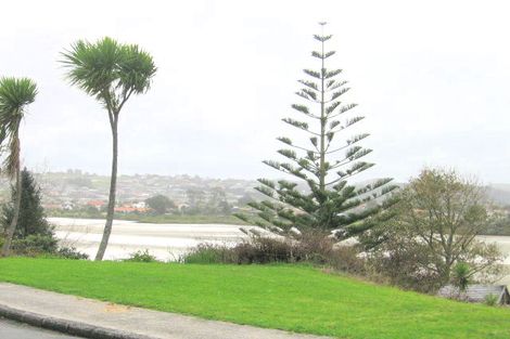 Photo of property in 33 Maori Hut Road, Red Beach, 0932