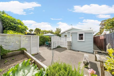 Photo of property in 13 Hinau Street, Eastbourne, Lower Hutt, 5013