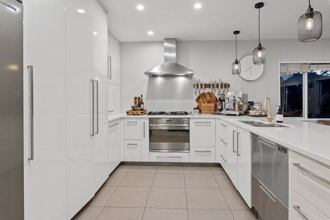 Photo of property in 6a Handley Avenue, Narrow Neck, Auckland, 0624