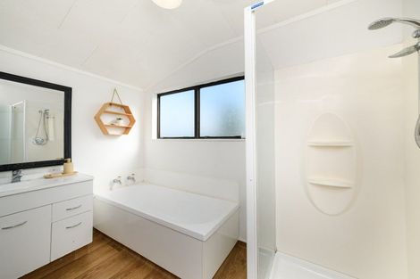 Photo of property in 10a Milne Street, Sanson, 4817