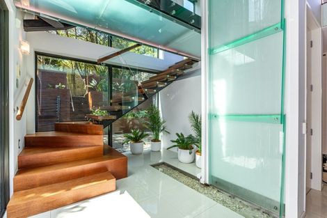 Photo of property in 24d Mandalay Terrace, Khandallah, Wellington, 6035