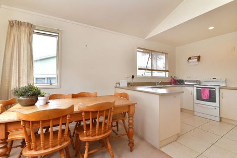 Photo of property in 36 Shadon Place, Stanmore Bay, Whangaparaoa, 0932