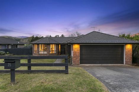 Photo of property in 35 Cabeleigh Drive, Helensville, 0800