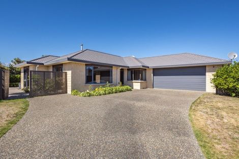 Photo of property in 82 Regent Drive, Paraparaumu Beach, Paraparaumu, 5032