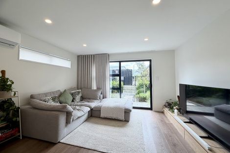 Photo of property in 16 Hoopers Road, Glen Eden, Auckland, 0602