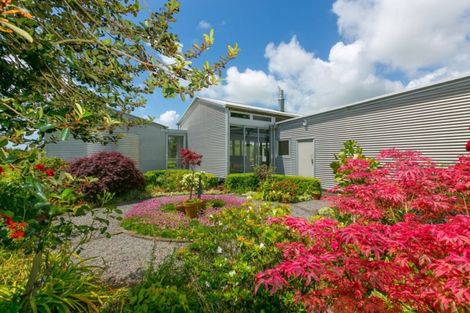 Photo of property in 129 Richmond Road, Brixton, New Plymouth, 4373