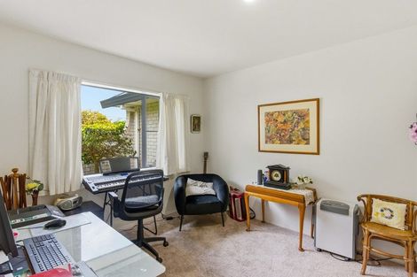 Photo of property in 5 Rimu Street, Waikanae, 5036