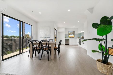 Photo of property in 90a Seymour Road, Sunnyvale, Auckland, 0612