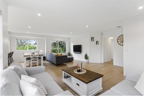 Photo of property in 10 Owl Court, Unsworth Heights, Auckland, 0632