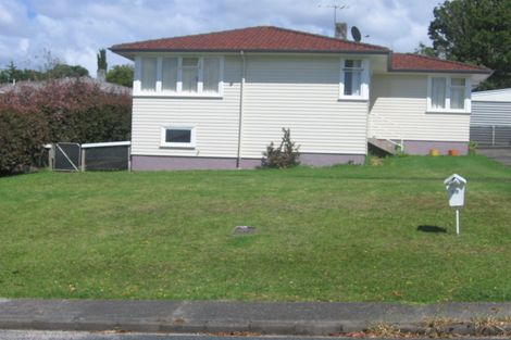 Photo of property in 68 Greenslade Crescent, Northcote, Auckland, 0627