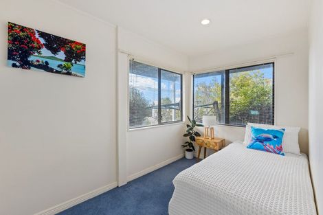 Photo of property in 16 Kahurangi Place, Snells Beach, 0920