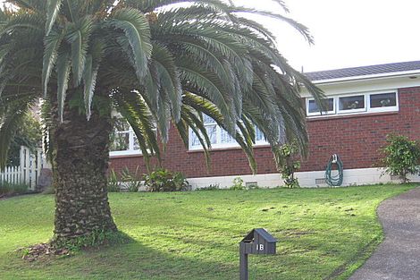 Photo of property in 2/1 Landop Terrace, Howick, Auckland, 2014