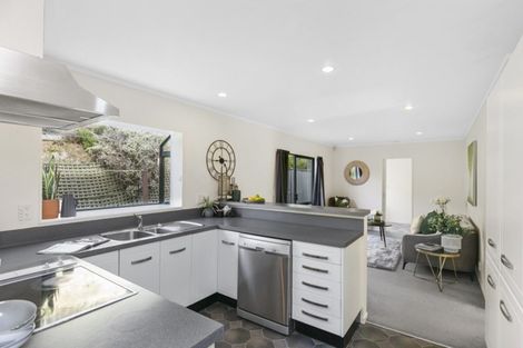 Photo of property in 5 Furlong Crescent, Churton Park, Wellington, 6037