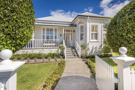 Photo of property in 7 Summer Street, Stanley Point, Auckland, 0624