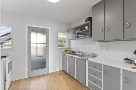 Photo of property in 2/4 Cecil Road, Milford, Auckland, 0620