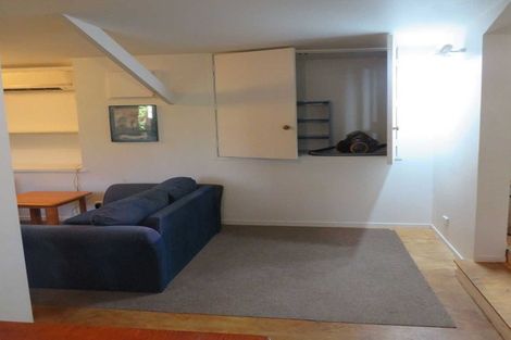 Photo of property in 2 Windy Ridge Road, Glenfield, Auckland, 0629