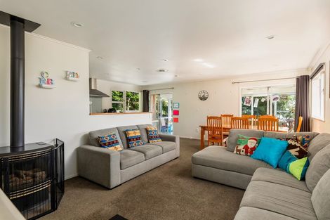 Photo of property in 36 Lemnos Place, Titirangi, Auckland, 0604