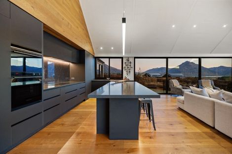 Photo of property in 8 Arran Lane, Jacks Point, Queenstown, 9371