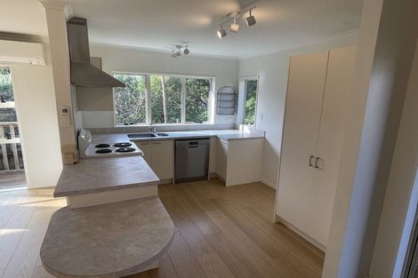 Photo of property in 8a Langton Road, Stanmore Bay, Whangaparaoa, 0932