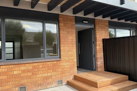 Photo of property in 2/7 Division Street, Riccarton, Christchurch, 8041