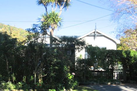 Photo of property in 11 Puriri Street, Eastbourne, Lower Hutt, 5013