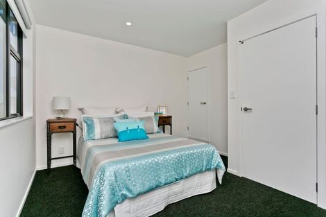 Photo of property in 5/15 Chivalry Road, Glenfield, Auckland, 0629