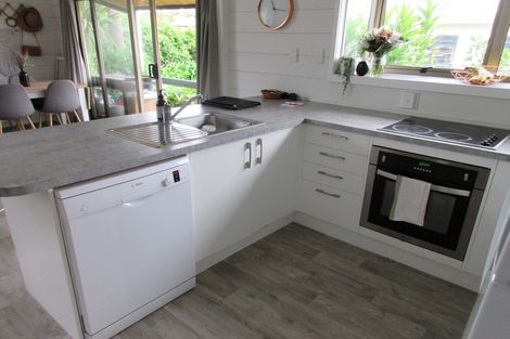 Photo of property in 120 Tutere Street, Waikanae Beach, Waikanae, 5036