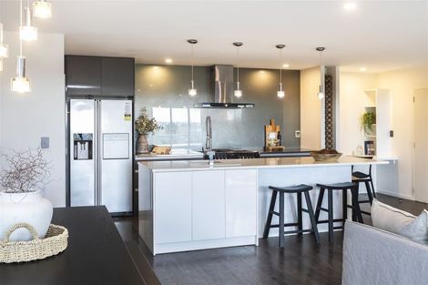 Photo of property in 300 Centaurus Road, Hillsborough, Christchurch, 8022