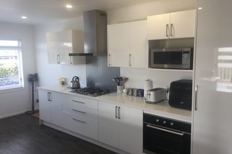 Photo of property in 104 Tio Tio Road, Seatoun, Wellington, 6022