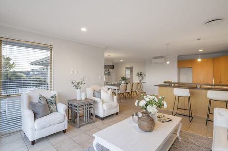 Photo of property in 113 Tauranga Place, Orewa, 0931