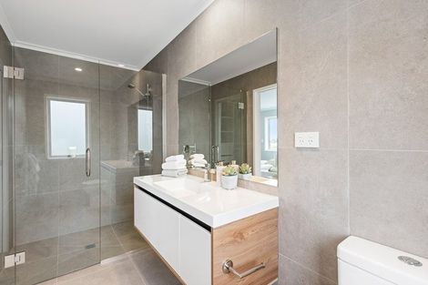 Photo of property in 35 Hayfield Way, Karaka, Papakura, 2113