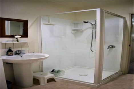 Photo of property in 6 Glendavar Street, Berhampore, Wellington, 6023