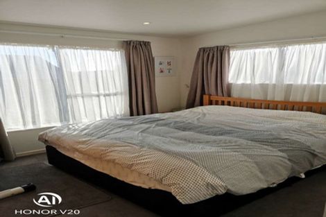 Photo of property in 17a Kingsbridge Place, Newlands, Wellington, 6037