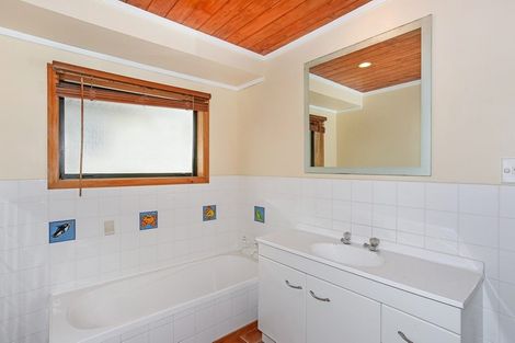 Photo of property in 4 Vela Place, Clarks Beach, 2122