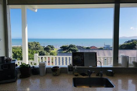 Photo of property in 15 Kainui Road, Raumati South, Paraparaumu, 5032