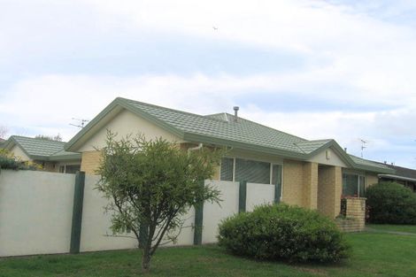 Photo of property in 112 Oxford Street, Tawa, Wellington, 5028