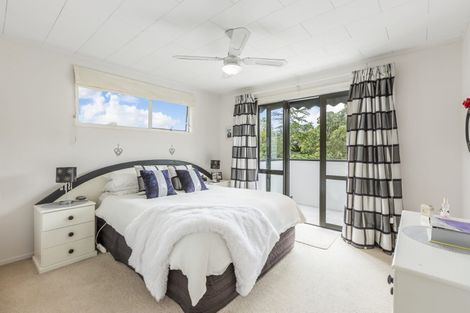 Photo of property in 25 Spinella Drive, Bayview, Auckland, 0629