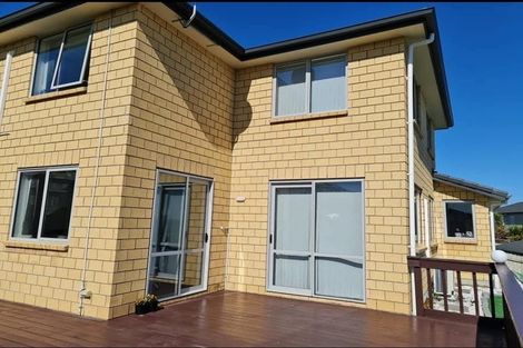 Photo of property in 21 Kirikiri Drive, Papakura, 2110