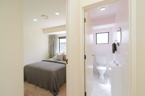 Photo of property in 127 Summerhill Drive, Fitzherbert, Palmerston North, 4410