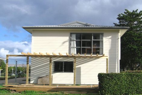 Photo of property in 9 Woodford Avenue, Henderson, Auckland, 0610