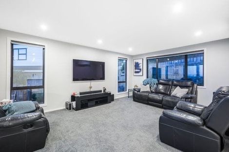 Photo of property in 29a Waitaria Terrace, Aotea, Porirua, 5024